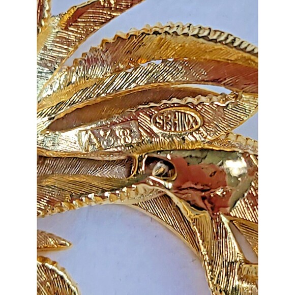 Vintage Sphinx "A38" Feather Brooch – Gold Tone, Elegant Design - Picture 4 of 6